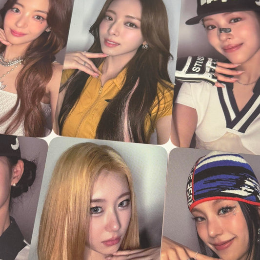 ITZY - GOLD JYP Shop Photocards