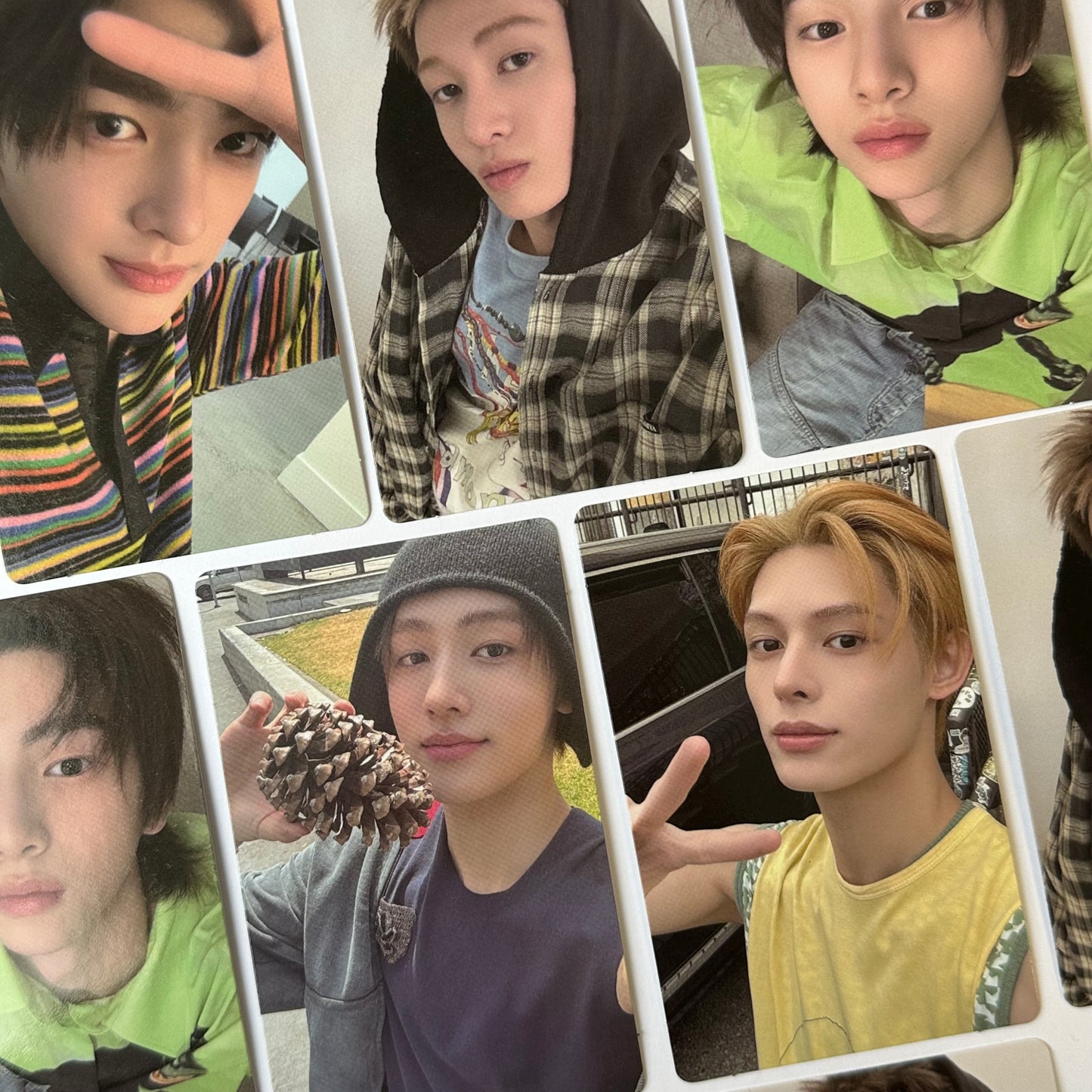 CORTIS - 'COLOR OUTSIDE THE LINES' Weverse Photo Frame & Photocard
