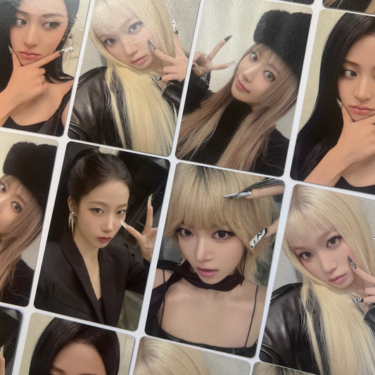 LE SSERAFIM -  HOT (Compact Ver) Weverse Photocard + Sticker