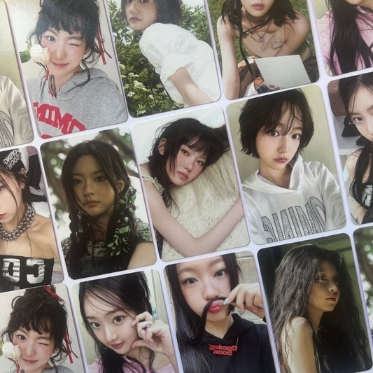 KiiiKiii - UNCUT GEM Starship Square Photocards (Digging Ver)