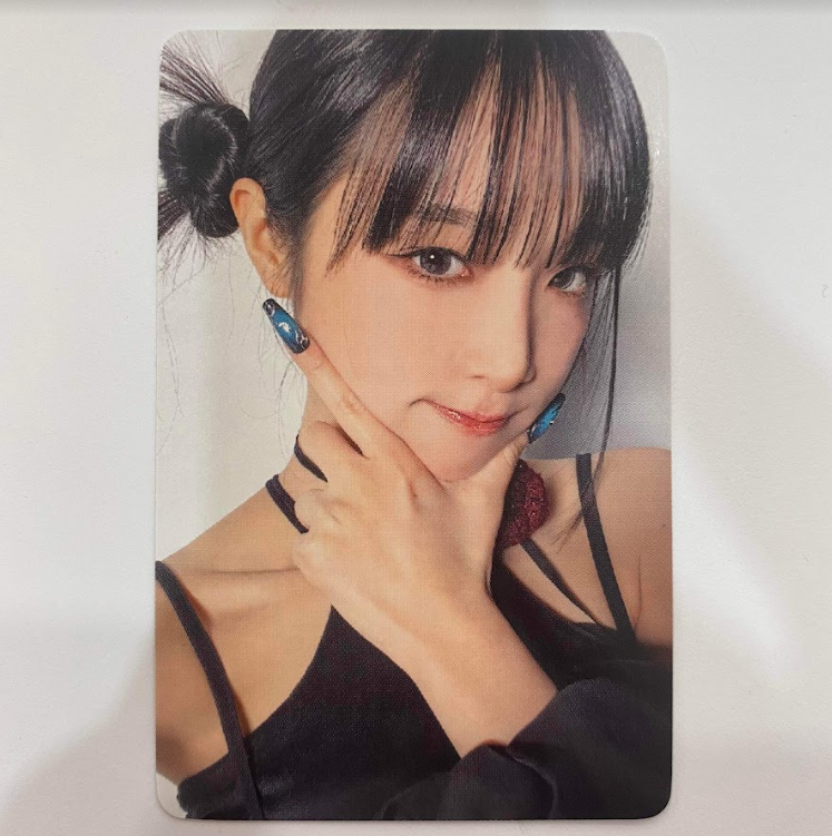 Yena - Love War Withmuu Photocards
