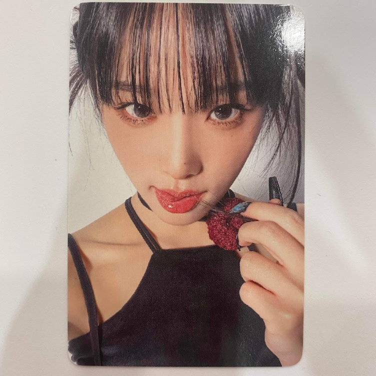 Yena - Love War Withmuu Photocards