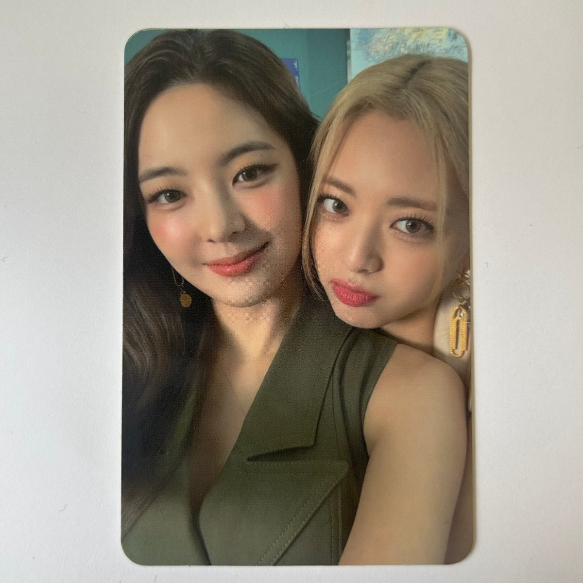 ITZY- Official Album/MD Photocards