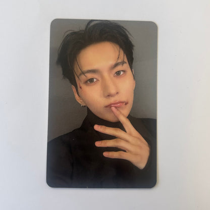 XDINARY HEROES - DEAD AND Apple Music Photocards