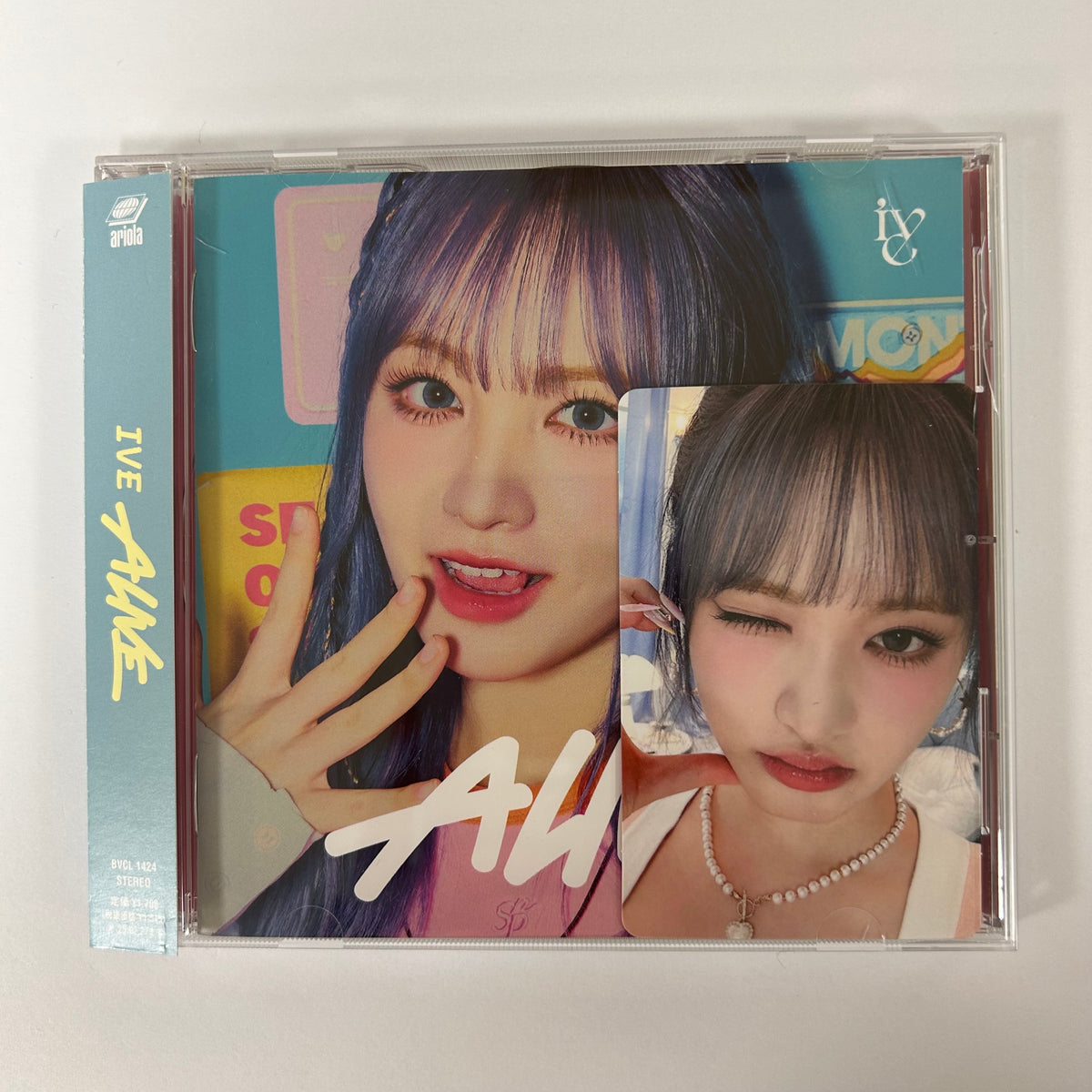 [DAMAGED] IVE - ALIVE [Japanese Album] (Solo Jacket Ver.)