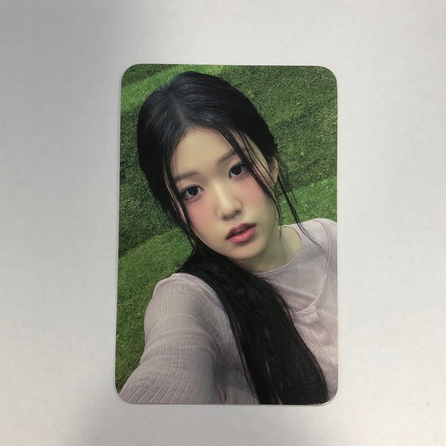 IZNA- N/a Soundwave Pre-order Benefit Photocard