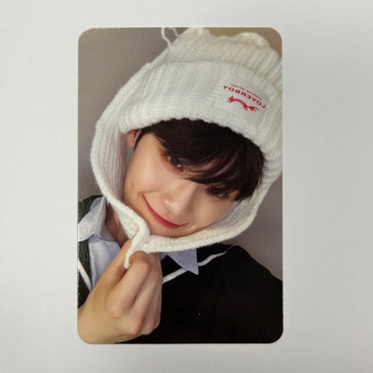 ZEROBASEONE - YOU HAD ME AT HELLO Makestar Bunny Photocard