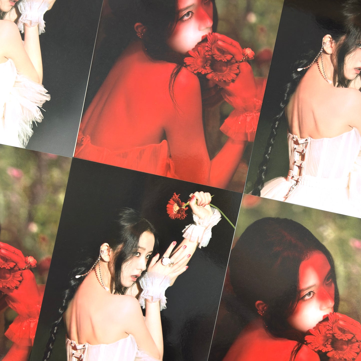 JISOO - 'ME' MINI POSTER