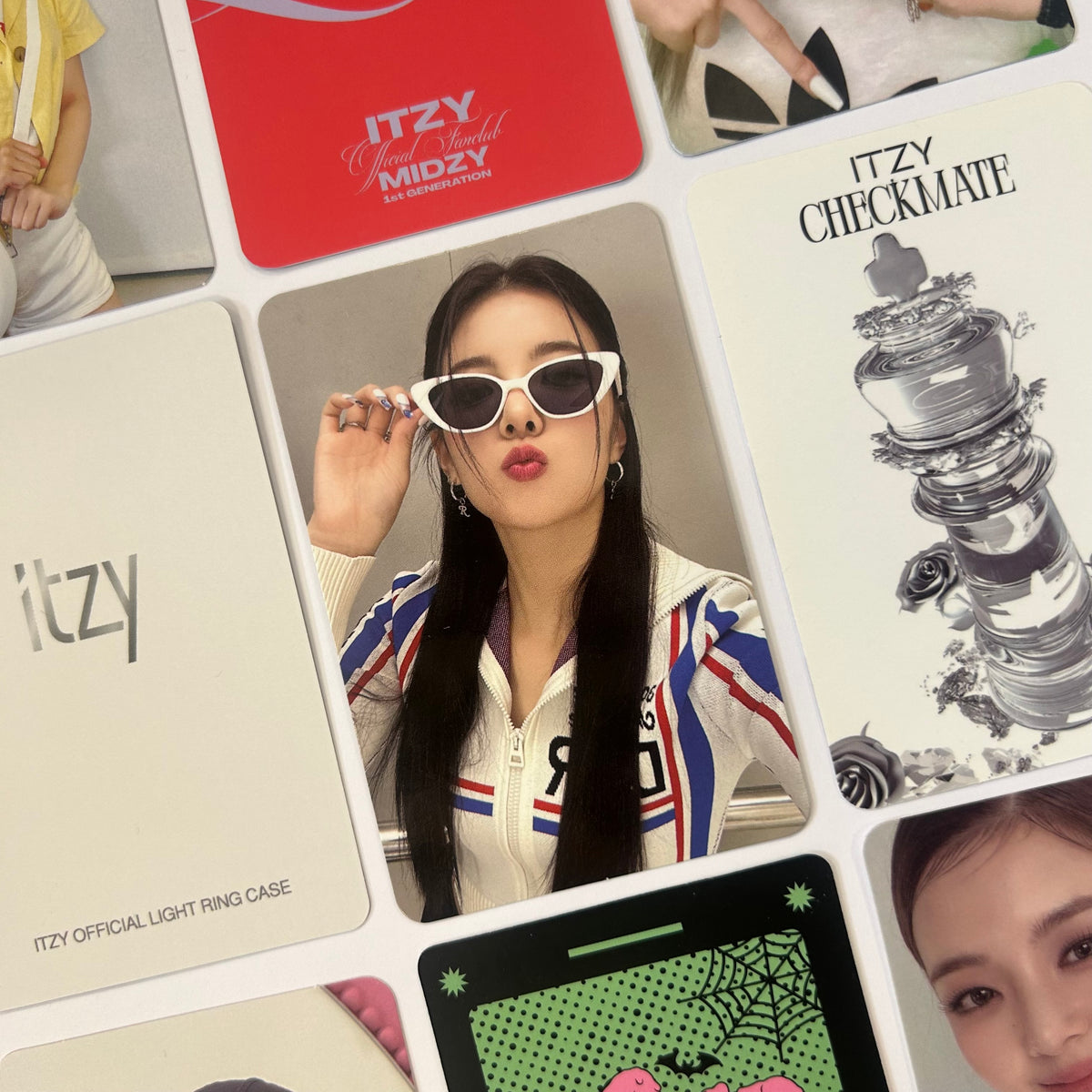 ITZY- Official Album/MD Photocards (Lia)