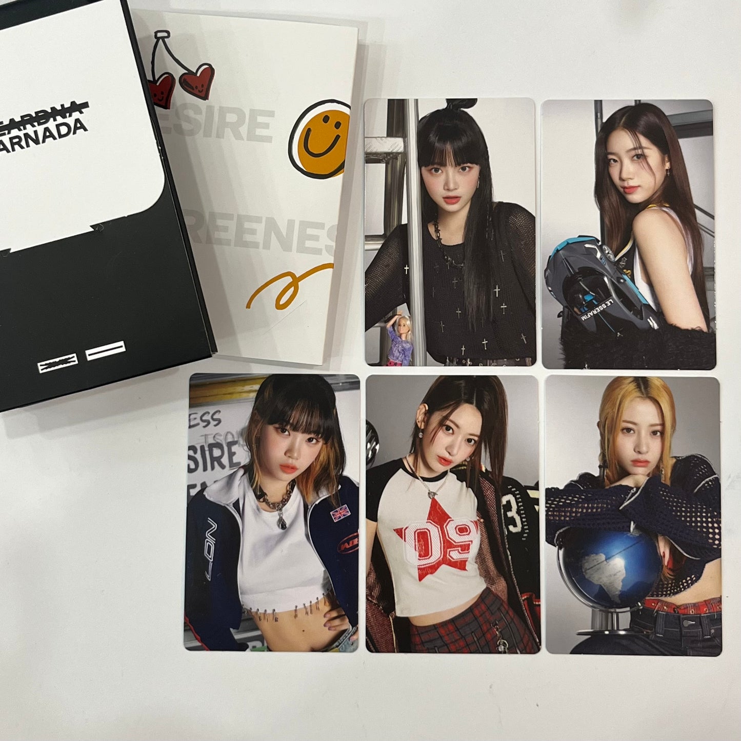 LE SSERAFIM - FEARNADA Photocard Set