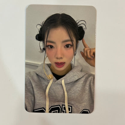 PURPLE KISS - GEEKYLAND Dear My Muse Photocard