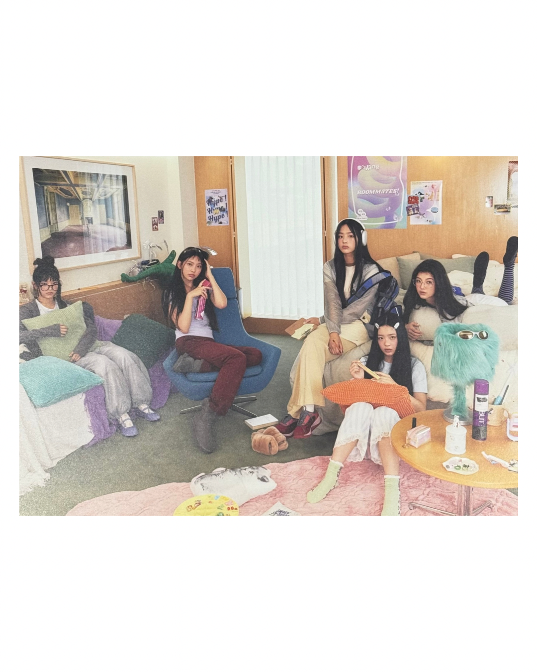 NEW JEANS - WELCOME TO ROOM 772 Mini Poster