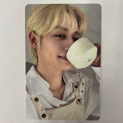 ZEROBASEONE - Seasons Greetings 2025 APPLEMUSIC Pre-order Benefit Photocards