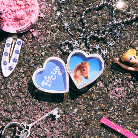[PRE-ORDER] Hearts2Hearts - FOCUS (Rule Book Ver.)