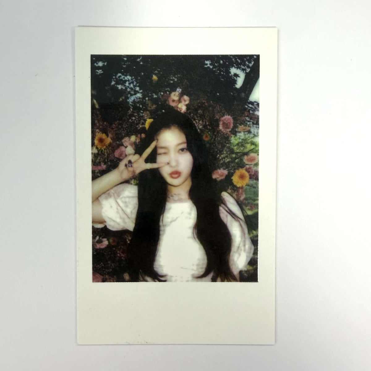 LOONA- Official Pre-order/Lucky Draw photocards