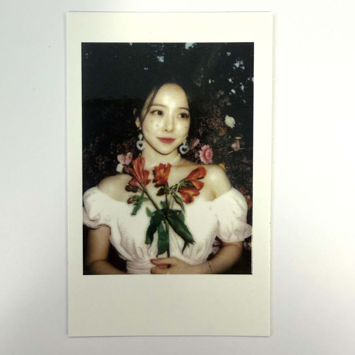 LOONA- Official Pre-order/Lucky Draw photocards