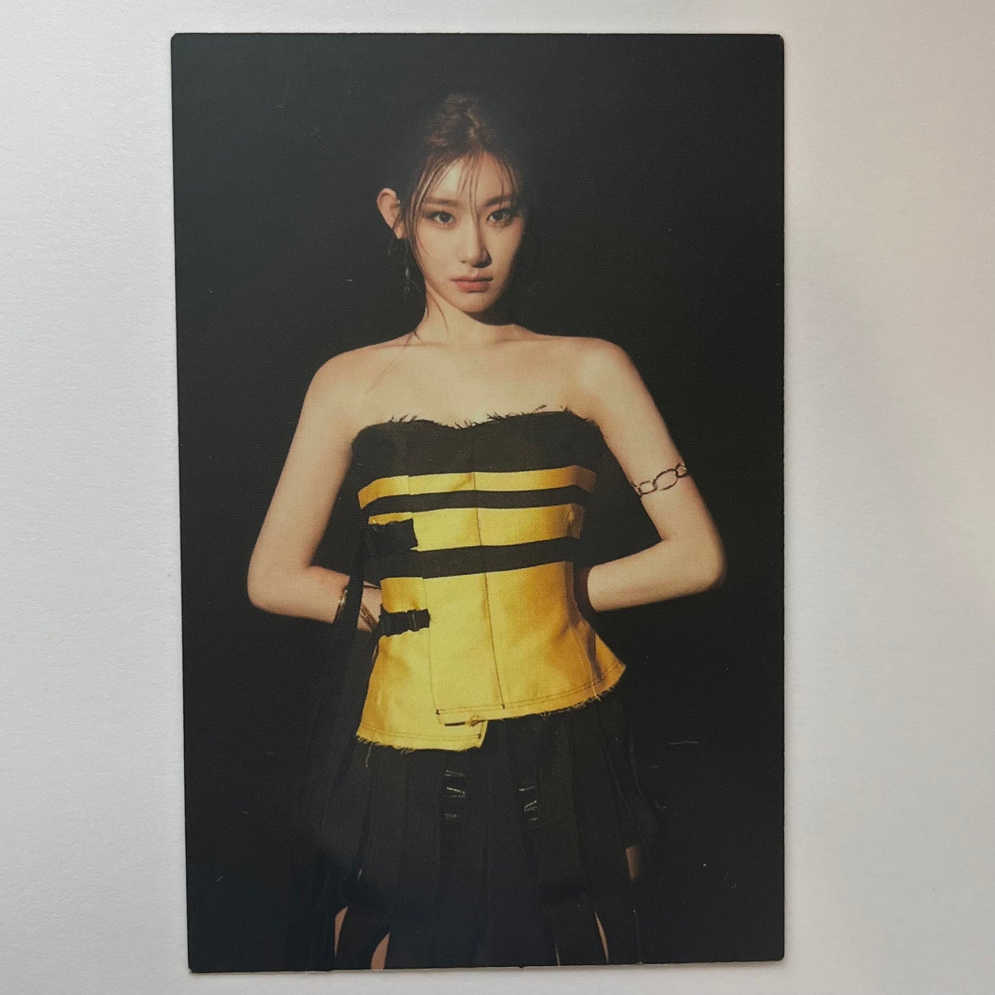 Itzy - Guess Who Pre-Order Photocards