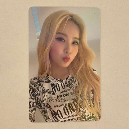 STAYC - YOUNG-LUV.COM Weverse Photocard