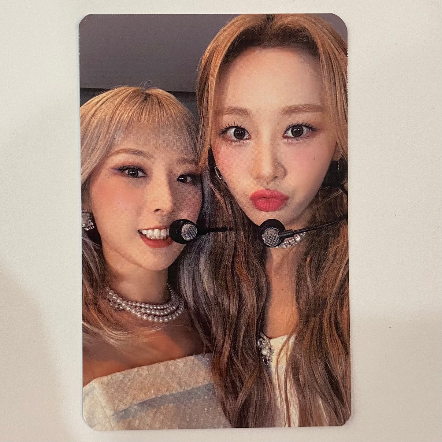 LOONA - World Tour Trading Cards