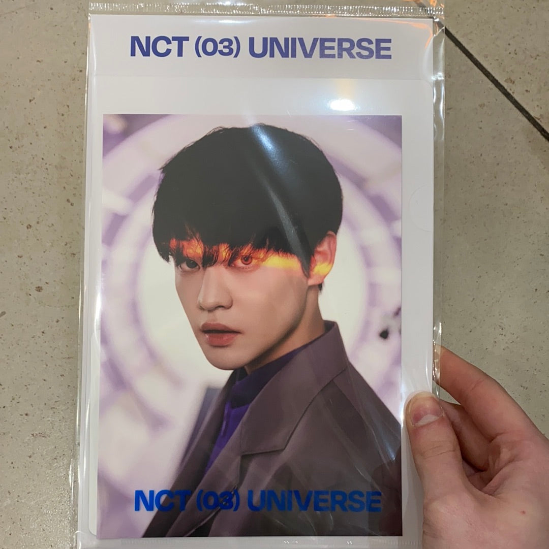 NCT - 'UNIVERSE' Postcard & Hologram Photocard Set