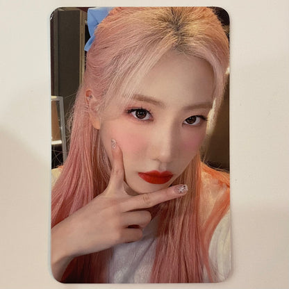 LOONA - World Tour Trading Cards