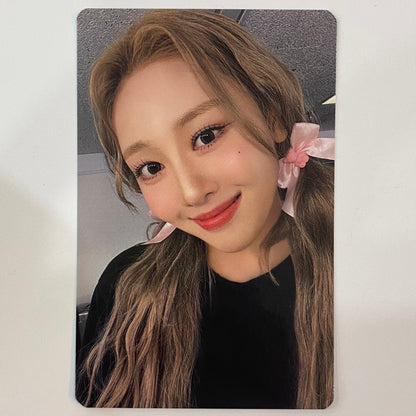 LOONA - World Tour Trading Cards