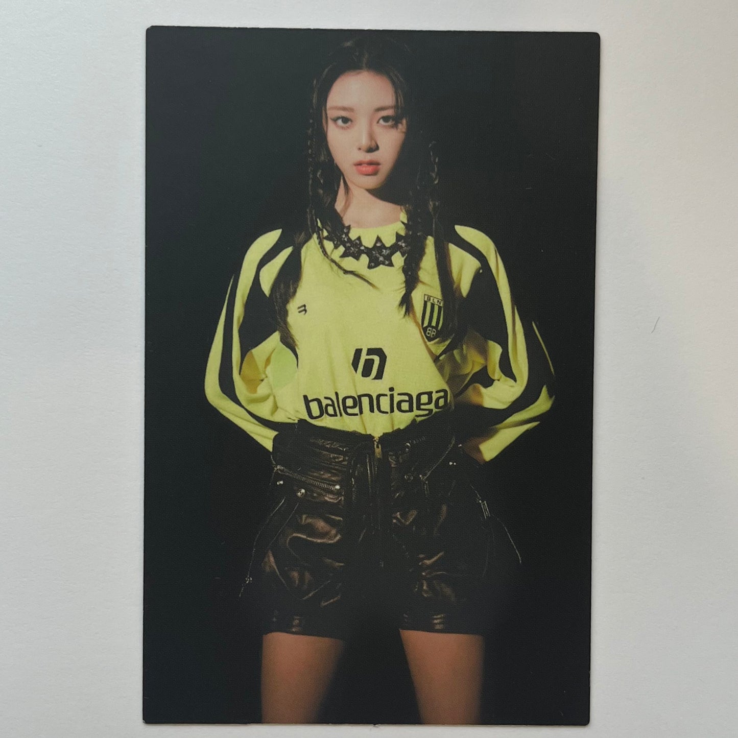 Itzy - Guess Who Pre-Order Photocards