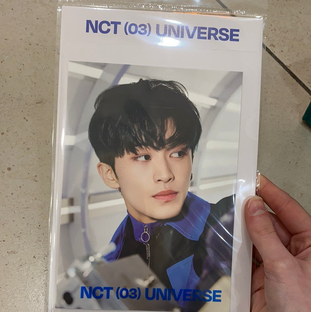 NCT - 'UNIVERSE' Postcard & Hologram Photocard Set