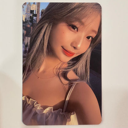 LOONA - World Tour Trading Cards