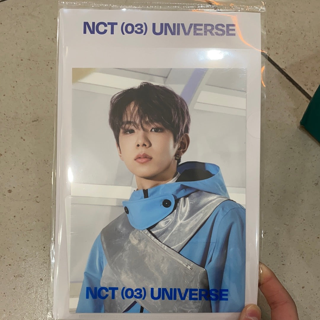 NCT - 'UNIVERSE' Postcard & Hologram Photocard Set