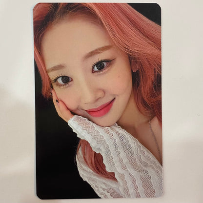 LOONA - World Tour Trading Cards